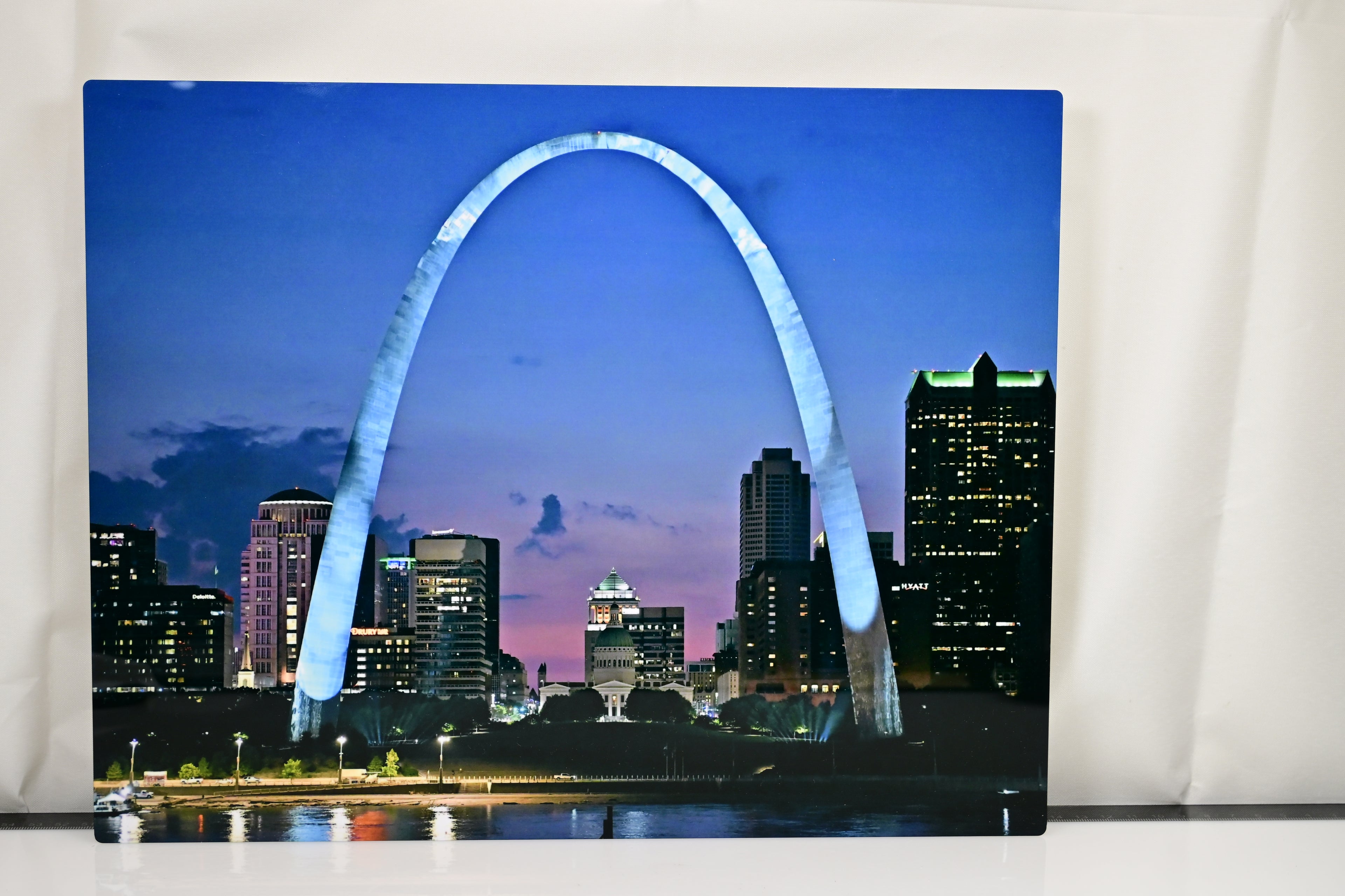 METAL PRINT OF GATEWAY ARCH ST. LOUIS, MO